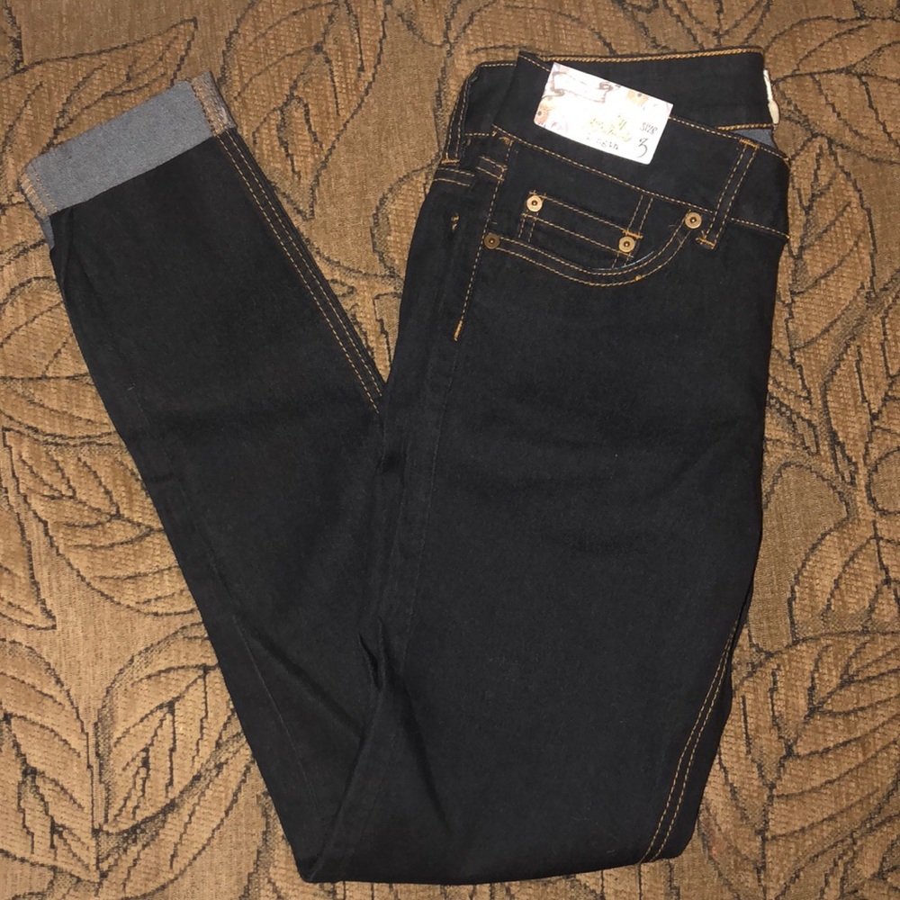 Women’s cuffed jeans/jeggings